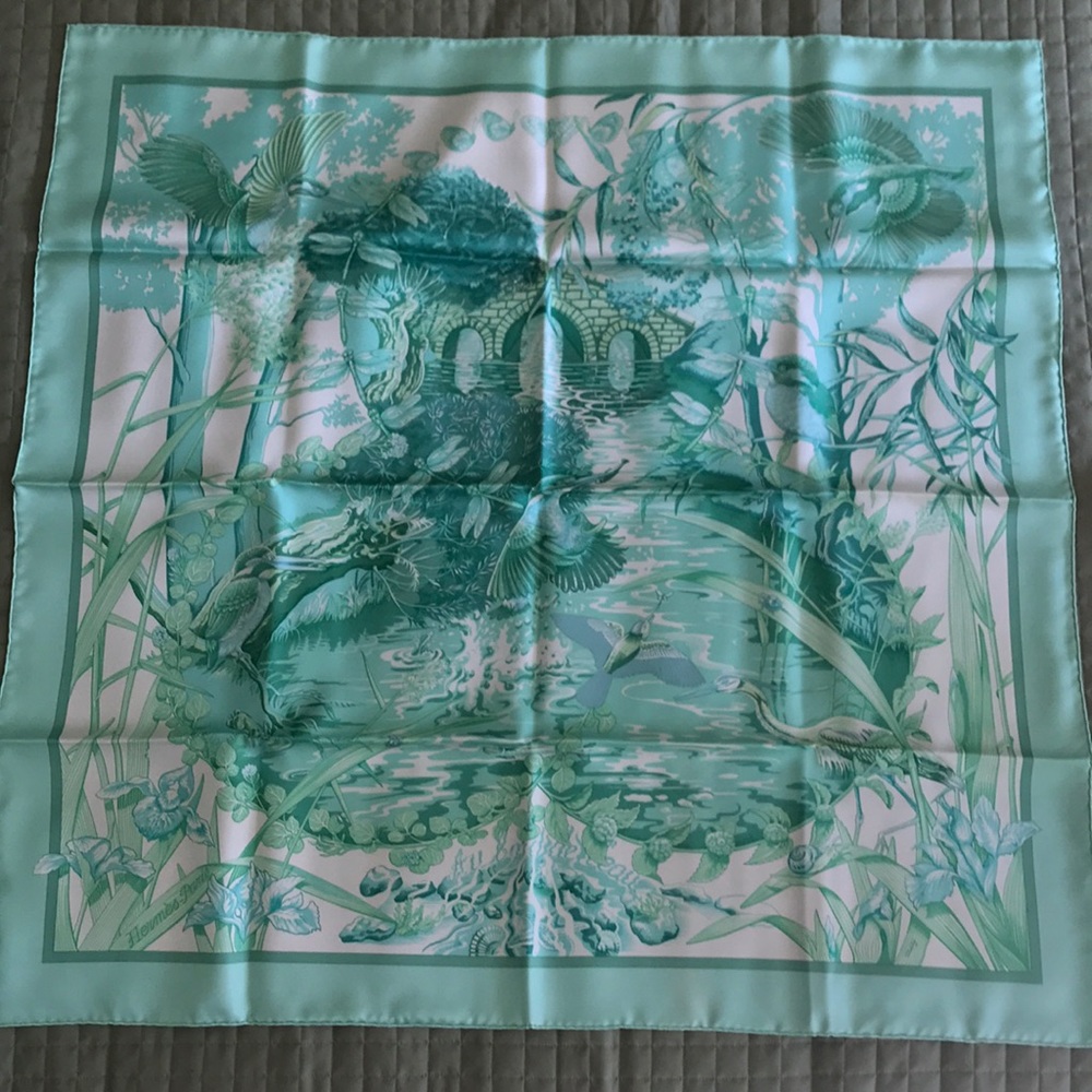 HERMÈS SILK SQUARE SCARF
